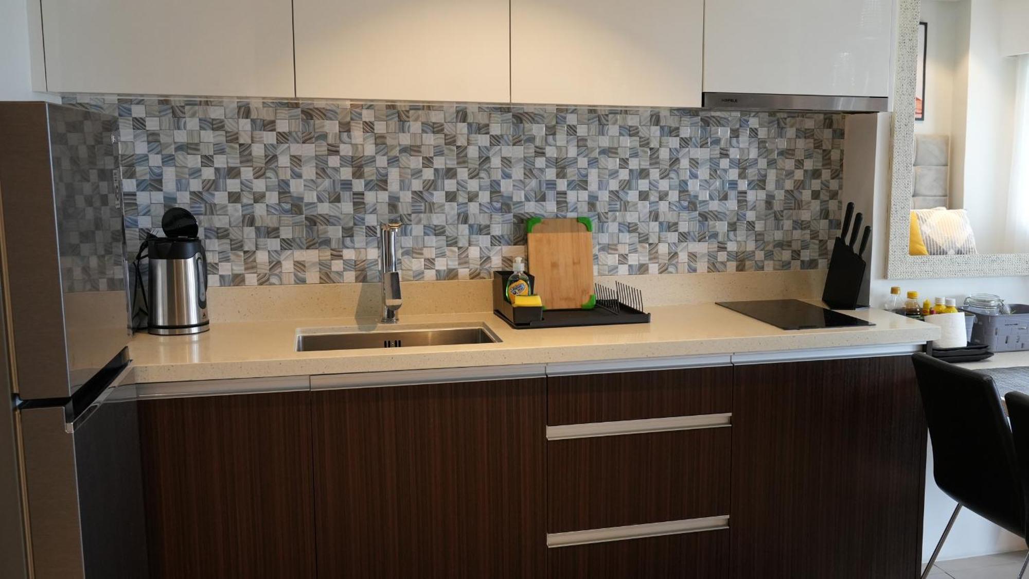 Dominiks Stylish Resort Gem Ocean View Pool Queen Bed At Tambuli 8 Floor Fast Wifi Lapu-Lapu City Exteriör bild