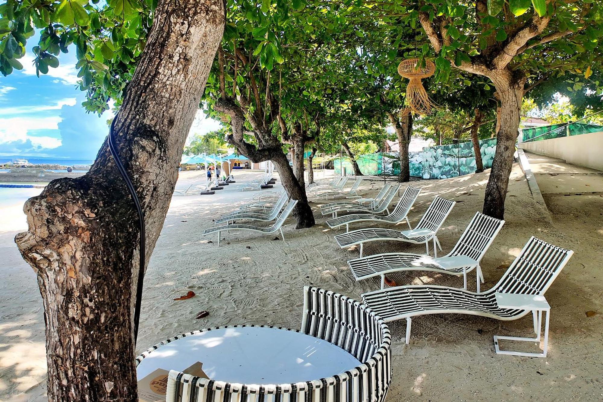Dominiks Stylish Resort Gem Ocean View Pool Queen Bed At Tambuli 8 Floor Fast Wifi Lapu-Lapu City Exteriör bild