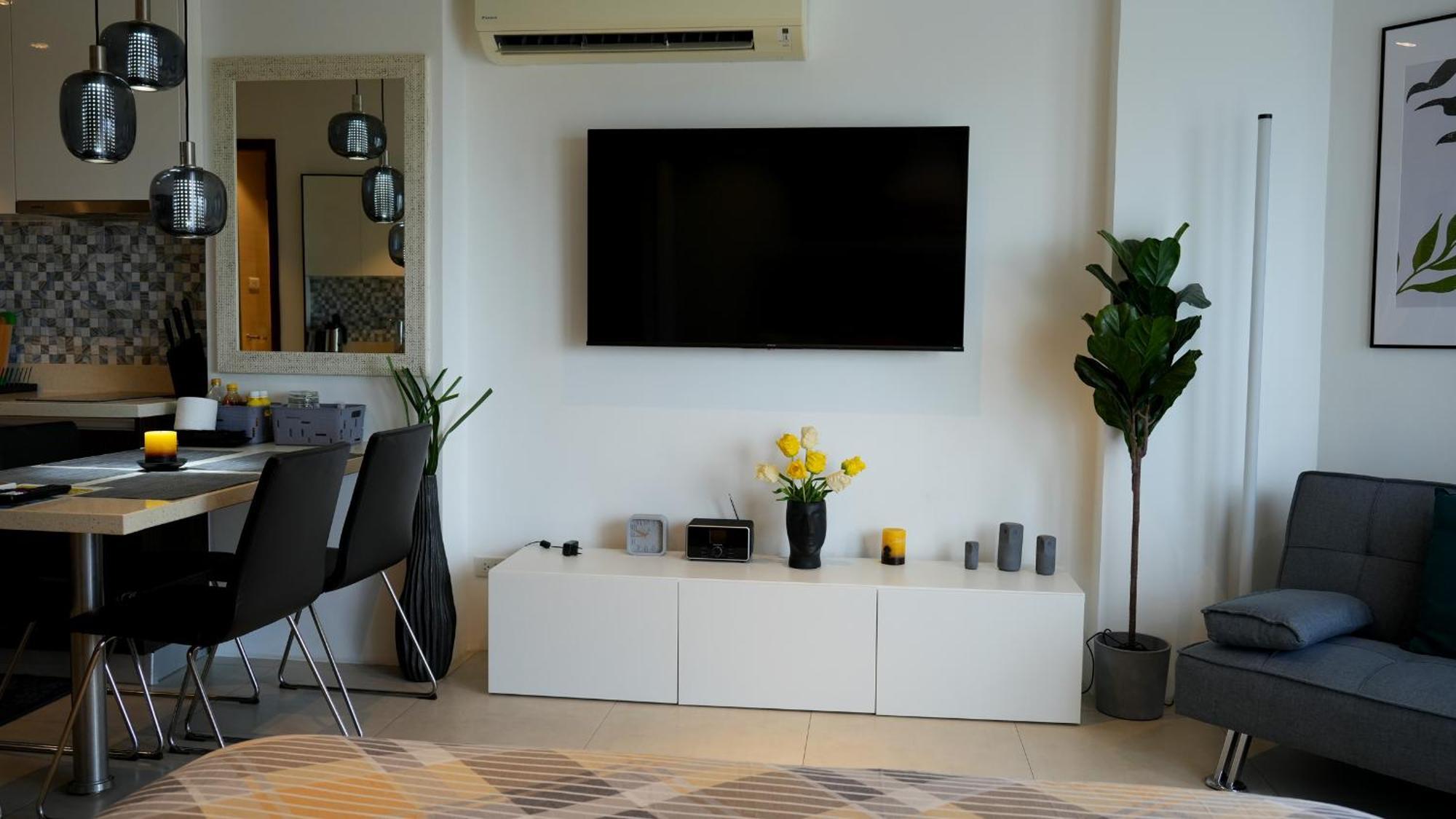 Dominiks Stylish Resort Gem Ocean View Pool Queen Bed At Tambuli 8 Floor Fast Wifi Lapu-Lapu City Exteriör bild